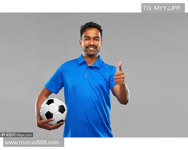 印度足球明星普琼的精彩瞬间与职业生涯回顾照片集锦