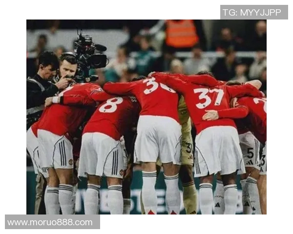 曼联对阵不鲁日的精彩对决期待球迷热情助威与精彩表现